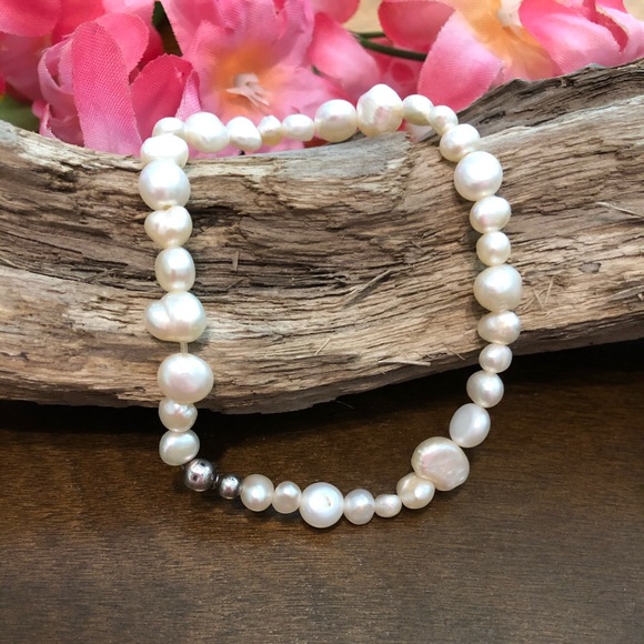 Silpada Freshwater Pearl Stretch Single Bracelet - Picture 2 of 10